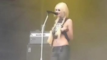 Taylor Momsen's Fuckable Asshole: ASS Worship (Music by The Pretty Reckless: Goin' Down)