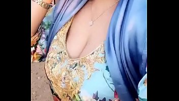 cleavage show