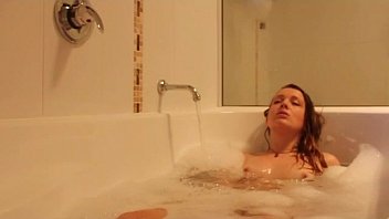 Cute amateur redhead teases in bathtub - redcams.co