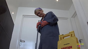 The cleaning lady gives an amazing blowjob and gets fucked while working