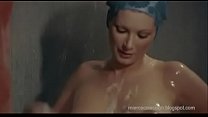Edwige Fenech en la ducha (La Profesora Enseña En Casa)